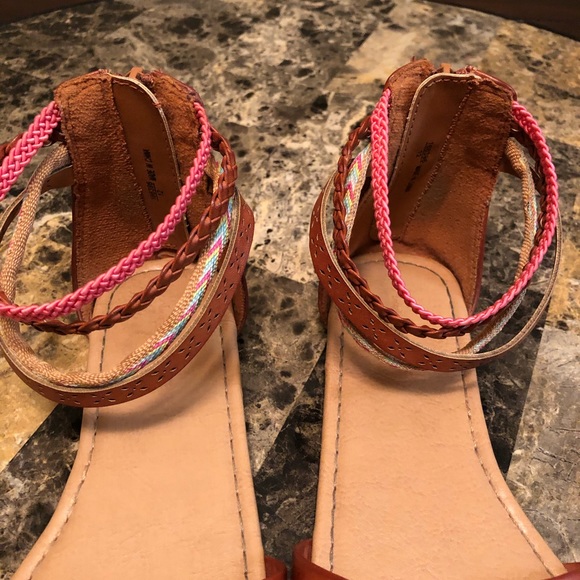 American Eagle girls size 2 sandals - Picture 5 of 5